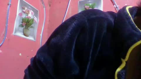 Snapshot of julie0612 chatting on May 22, 11:21 pm julie0612 online show from May 22, 11:21 pm