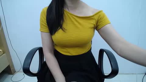 julie9x online show from May 3, 9:10 pm