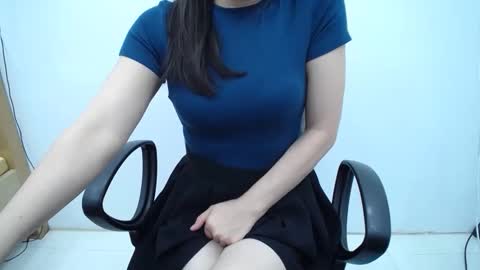 julie9x online show from May 4, 10:39 pm