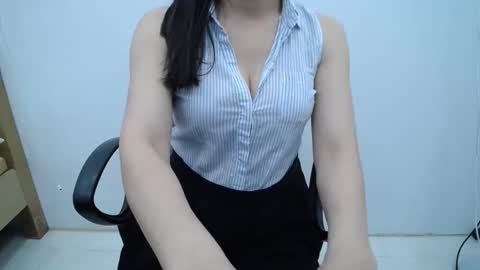 julie9x online show from May 5, 7:55 pm