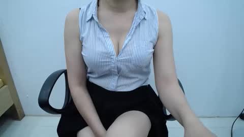 julie9x online show from May 6, 7:57 am