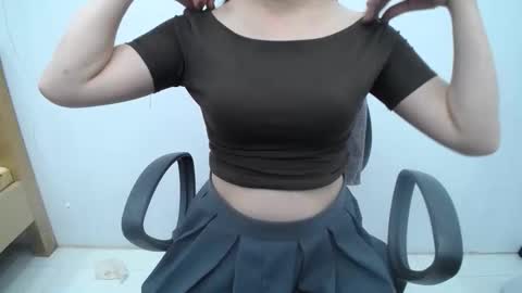julie9x online show from May 7, 8:47 pm