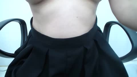 julie9x online show from May 11, 8:50 pm