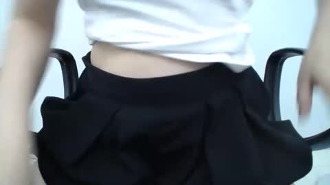julie9x online show from May 14, 1:56 am