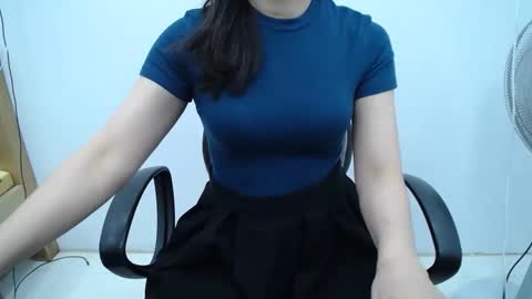 julie9x online show from May 25, 6:47 pm