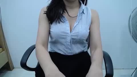 julie9x online show from May 26, 6:26 pm