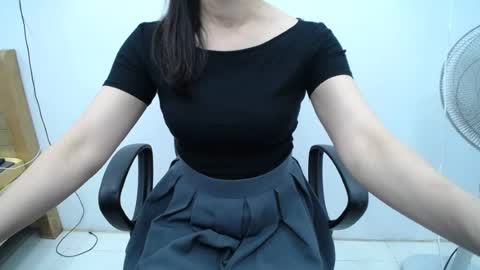 julie9x online show from June 11, 9:46 pm