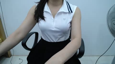 julie9x online show from June 12, 9:14 pm