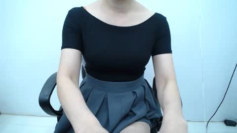 julie9x online show from June 23, 11:47 pm