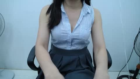 julie9x online show from June 26, 9:19 pm