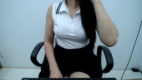 julie9x online show from July 19, 7:39 pm
