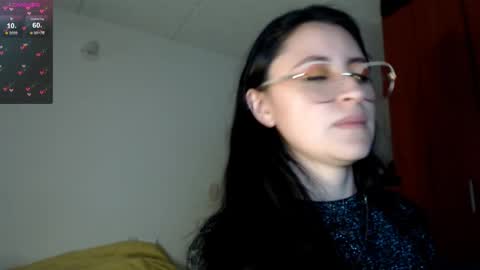 Snapshot of julie_autmn_ chatting on February 13, 10:43 pm yules online show from February 13, 10:43 pm