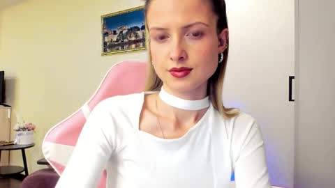 Julie online show from October 15, 3:56 pm