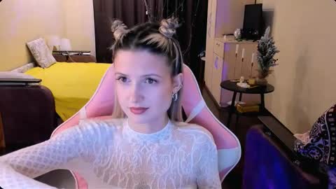 Julie online show from December 19, 2:57 pm