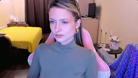 Julie online show from February 27, 3:45 pm