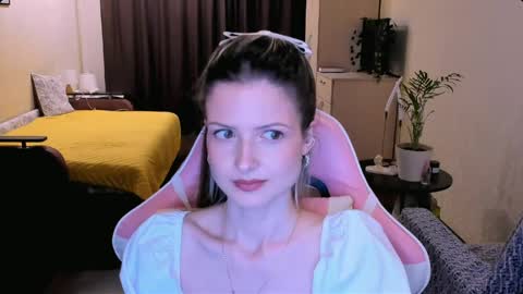 Snapshot of julie_flores chatting on May 19, 4:46 pm Julie online show from May 19, 4:46 pm