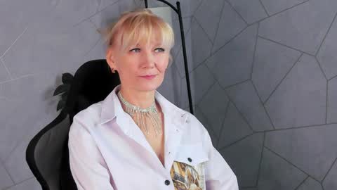 Julie Lucasss online show from April 30, 1:12 am