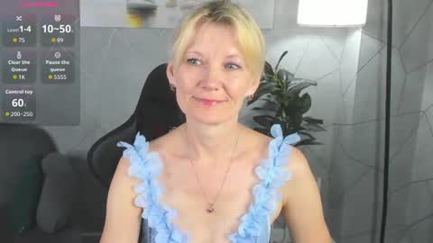 Julie Lucasss online show from June 29, 12:06 am