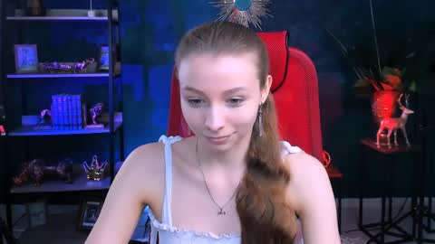 Snapshot of juliedaniel chatting on May 6, 4:19 am juliedaniel online show from May 6, 4:19 am