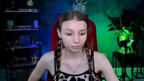Snapshot of juliedaniel chatting on June 12, 4:33 am juliedaniel online show from June 12, 4:33 am