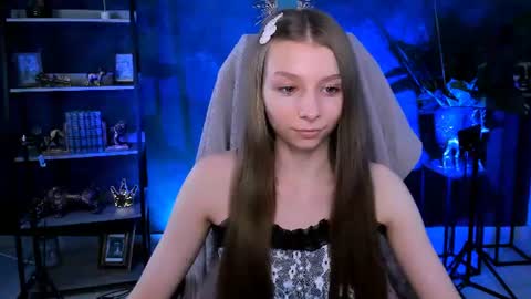 Snapshot of juliedaniel chatting on June 18, 9:14 am juliedaniel online show from June 18, 9:14 am