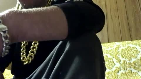 julieface87416760 online show from May 20, 12:00 pm