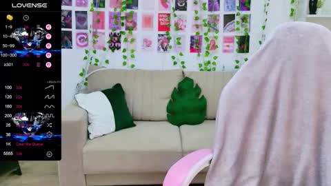 juliehill online show from March 12, 8:09 am