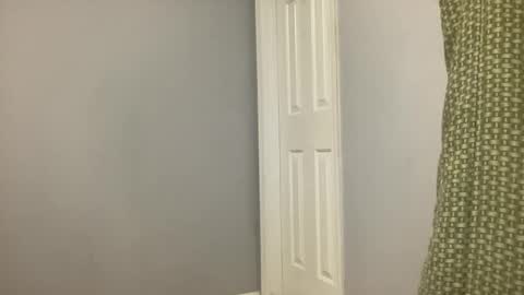 Snapshot of julienlongg chatting on March 8, 9:50 am Julien online show from March 8, 9:50 am