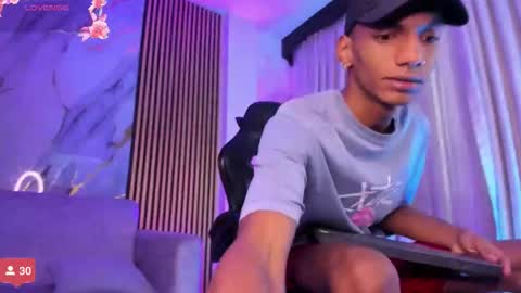 Julien online show from November 3, 11:22 am