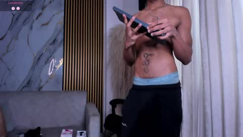 Snapshot of juliensaint_ chatting on May 31, 1:07 pm Julien online show from May 31, 1:07 pm