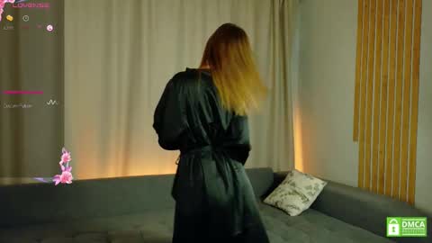 Snapshot of julieqt chatting on October 18, 4:52 pm julieqt online show from October 18, 4:52 pm