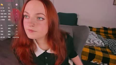 Snapshot of juliet_schoolgirl chatting on October 27, 12:09 pm Juliet online show from October 27, 12:09 pm