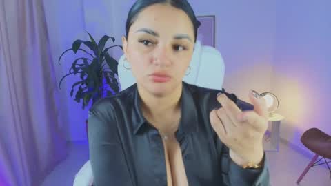 Snapshot of julieta92_ chatting on December 22, 10:07 pm Julieta92 online show from December 22, 10:07 pm
