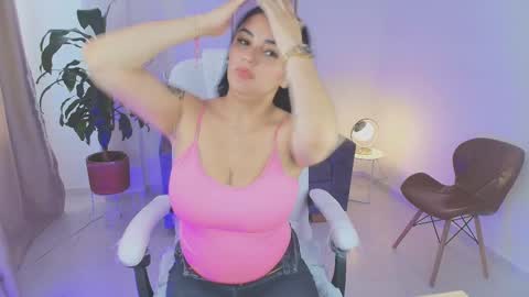 Snapshot of julieta92_ chatting on January 16, 7:51 pm Julieta92 online show from January 16, 7:51 pm