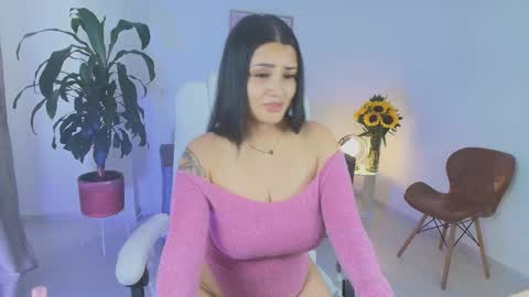 Snapshot of julieta92_ chatting on February 20, 10:10 pm Julieta92 online show from February 20, 10:10 pm
