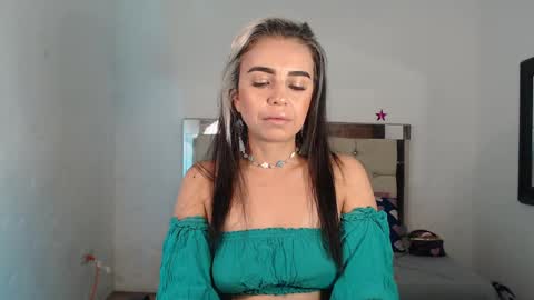 julieta__fox_ online show from February 19, 3:06 am