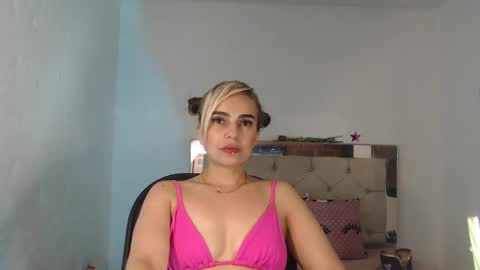 julieta__fox_ online show from March 10, 5:00 am