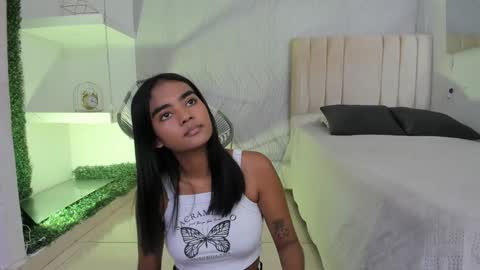 Snapshot of julieta_aguilar chatting on January 30, 7:26 pm Juli online show from January 30, 7:26 pm