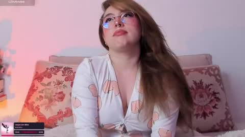 Snapshot of julieta_cooper20 chatting on November 2, 4:15 am Juli online show from November 2, 4:15 am