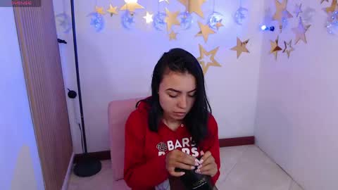 Snapshot of julieta_fn chatting on May 9, 1:27 pm julieta_fn online show from May 9, 1:27 pm