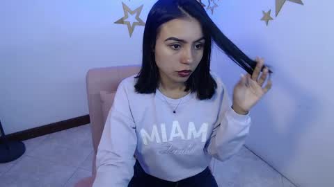 Snapshot of julieta_fn chatting on June 1, 2:52 pm julieta_fn online show from June 1, 2:52 pm