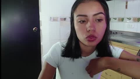 Snapshot of julieta_fn chatting on June 2, 2:41 pm julieta_fn online show from June 2, 2:41 pm