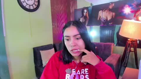 Snapshot of julieta_fn chatting on June 8, 1:44 pm julieta_fn online show from June 8, 1:44 pm