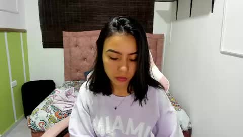 julieta_fn online show from June 25, 3:16 pm