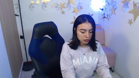 julieta_fn online show from June 30, 2:07 pm