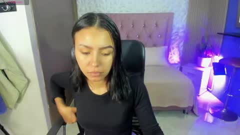 julieta_fn online show from August 1, 12:26 pm