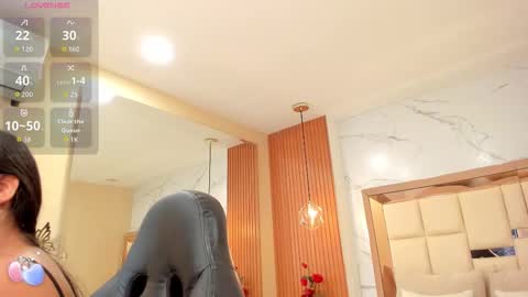 Snapshot of julieta_rose__ chatting on November 20, 9:58 pm online show from November 20, 9:58 pm