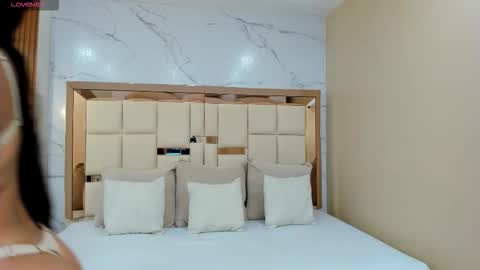 Snapshot of julieta_rose__ chatting on December 4, 9:56 pm online show from December 4, 9:56 pm