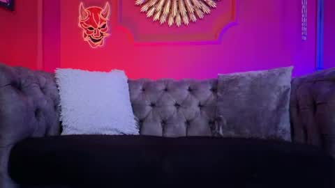  Julieta  online show from June 18, 11:58 am