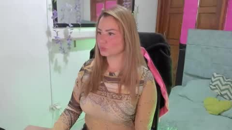 julieta_star69 online show from May 24, 12:21 pm